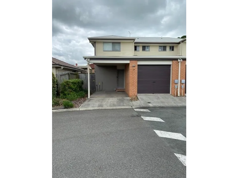 Modern Townhouse in Quiet Off Street Location
