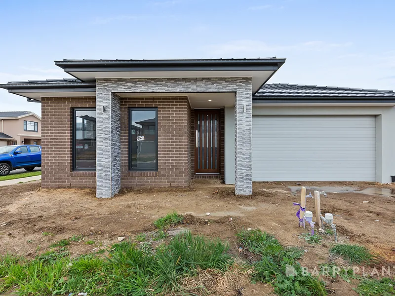 Contemporary Living Meets Family Comfort in This Brand-New Officer Home