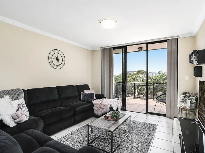 Modern apartment in convenient location