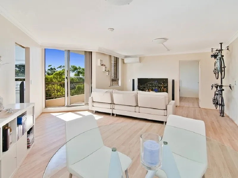 Beautifully Renovated Apartment ** Available Now **