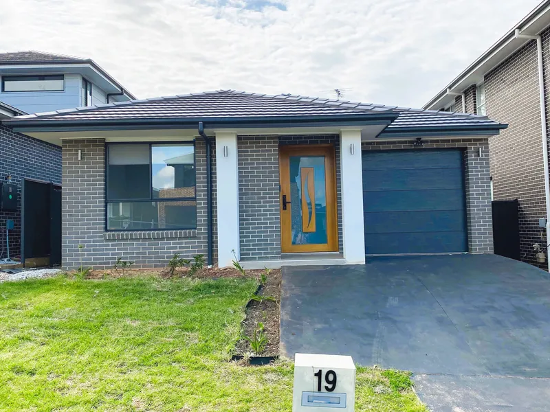 Single Storey Home for Lease!