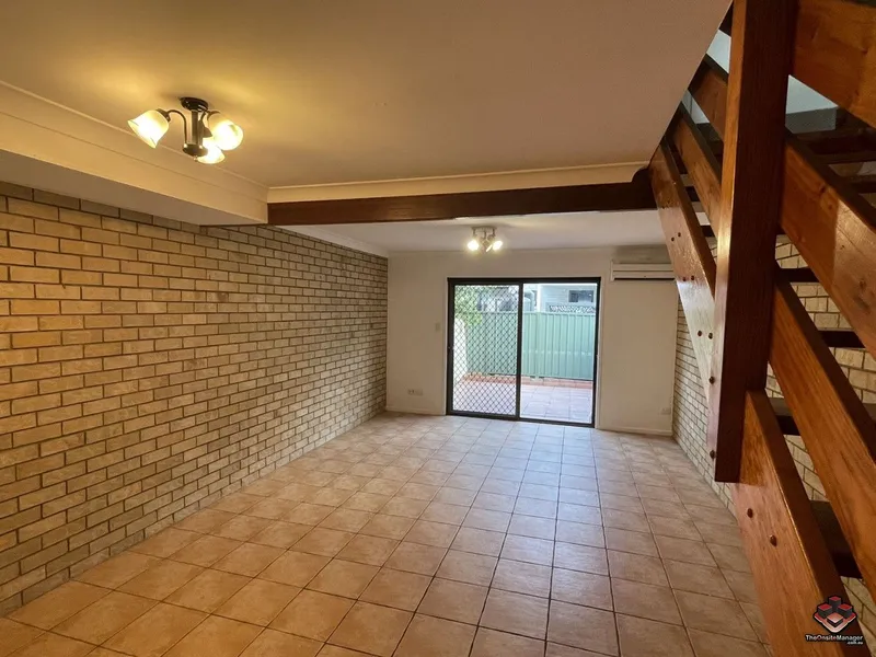 AVAILABLE NOW!! Two bedrooms Townhouse