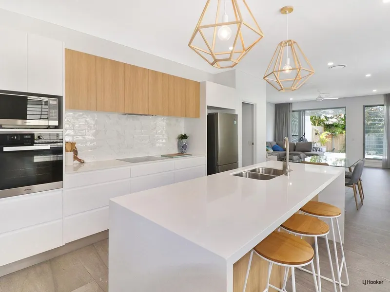 SPACIOUS FOUR BEDROOM DUPLEX WITH POOL