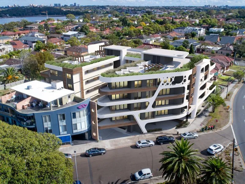Luxurious Prestige Waterfront Apartments