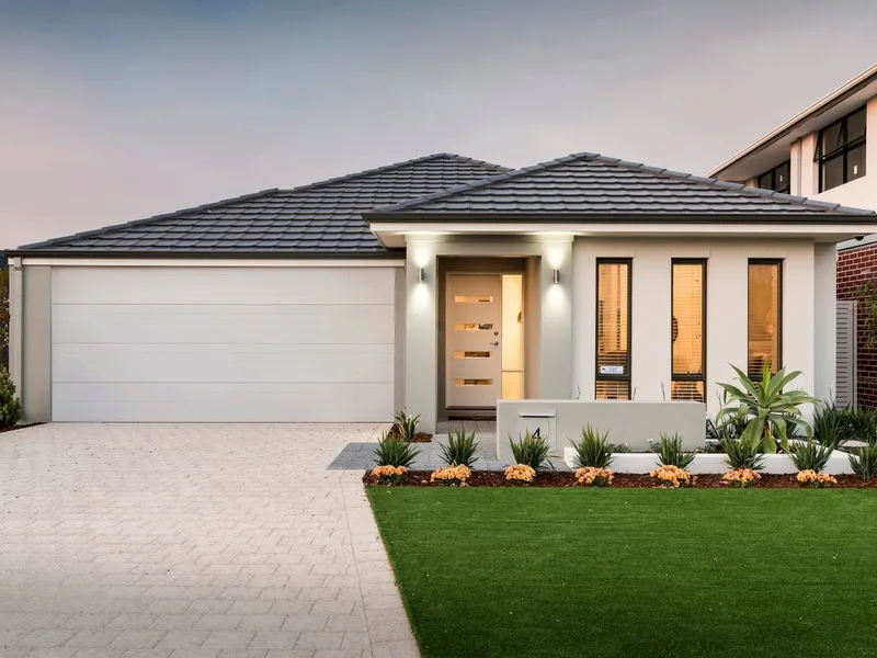 SOUGHT AFTER EX-DISPLAY HOME!