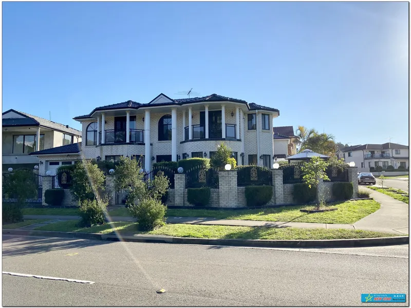 Stunning 4 bedrooms plus Study double storey home.