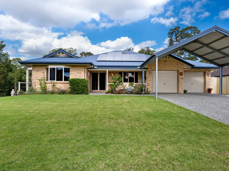 Treelined Family Home With Shed, Pool and Carport!!