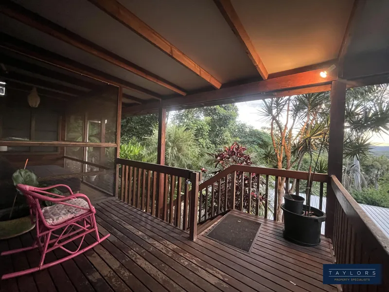 Three Bedroom Furnished Home in Central Cannonvale!