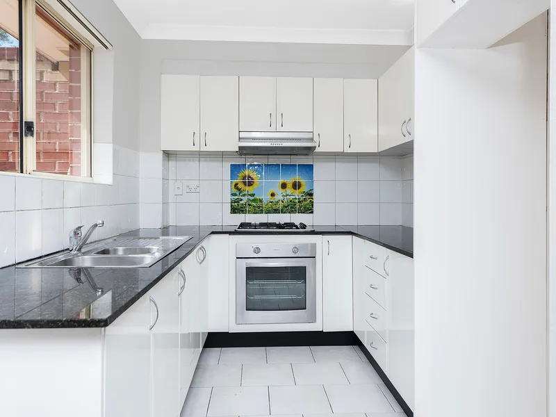 North Facing, Split Level Apartment 