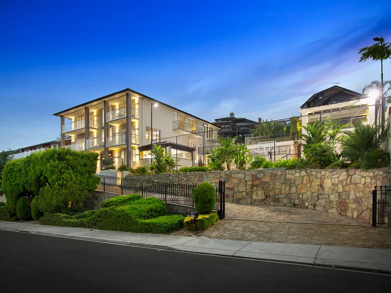 Lavish Luxury, Commanding Views