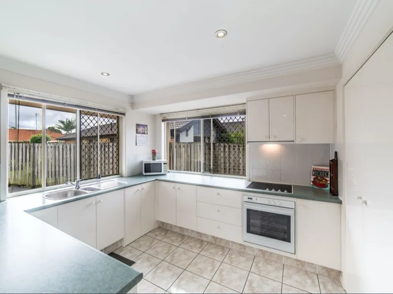 Absolutely Unbeatable Location Close to everything Varsity College and Bond Uni Catchment Area