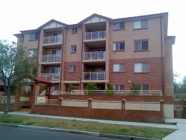 2 bedroom unit in lovely and quiet complex