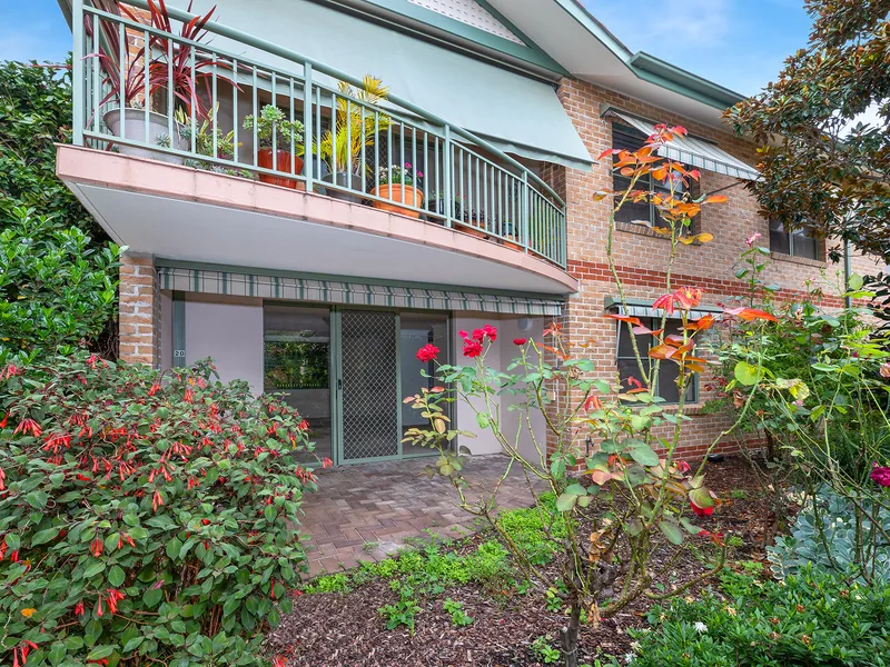 Garden style unit with easy level access and warm and sunny north aspect