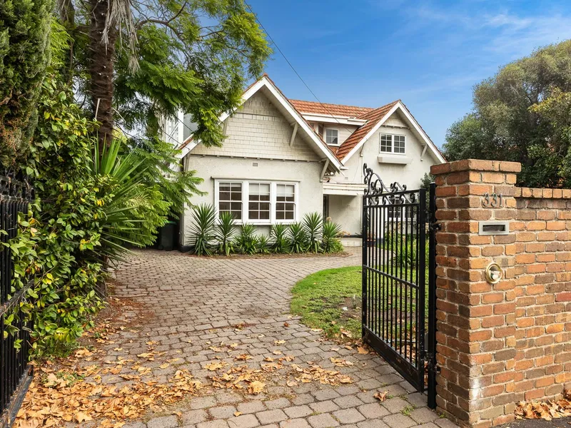 Dream Golden Mile Position over 875m2 (approx.)