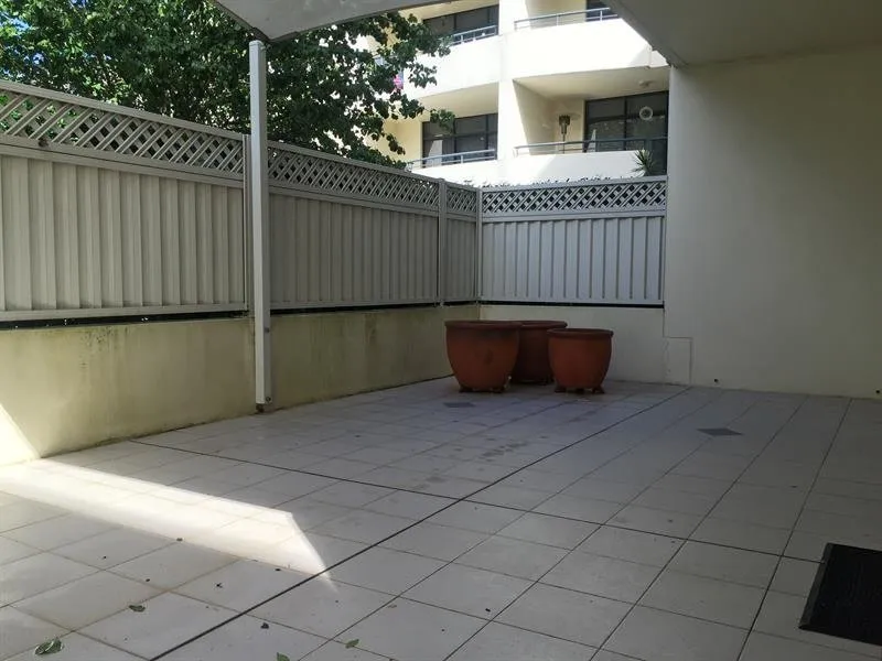 Sun-drenched courtyards!