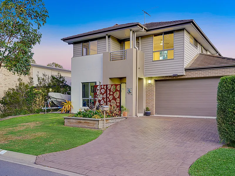 RESORT STYLE LIVING ON HIGHBRIDGE ! ! !