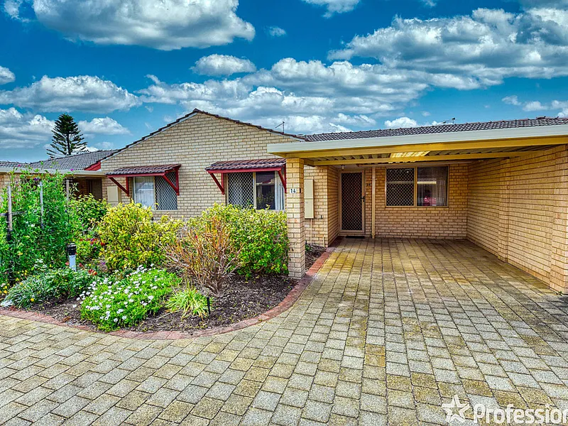 OVER 50's VILLA IN A SORT AFTER COMPLEX