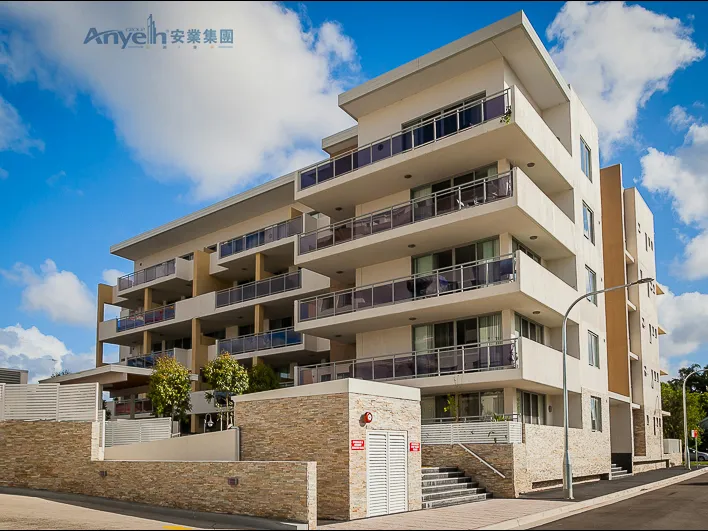 Huge ONE BEDROOM APARTMENT
