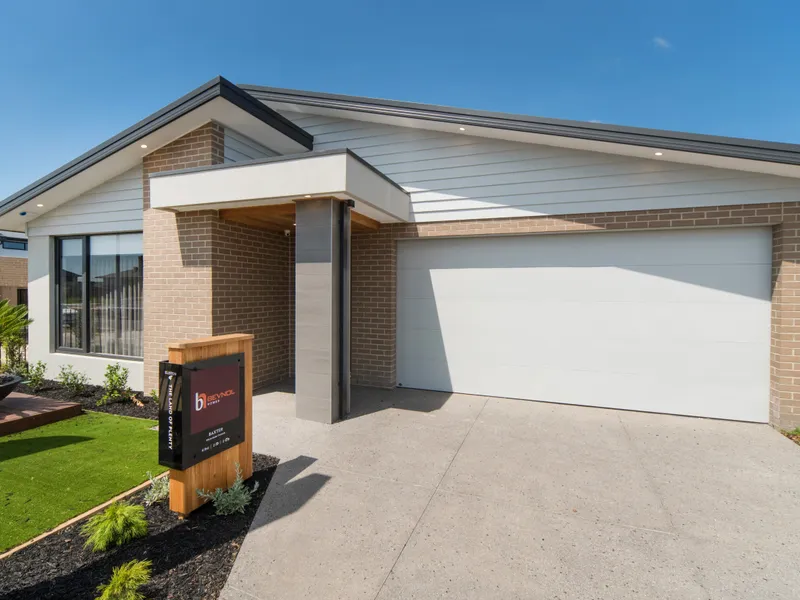 Plenty of privacy with Master bed to rear