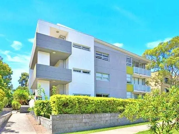 MODERN TWO BEDROOM UNIT IN THE HEART OF WESTMEAD