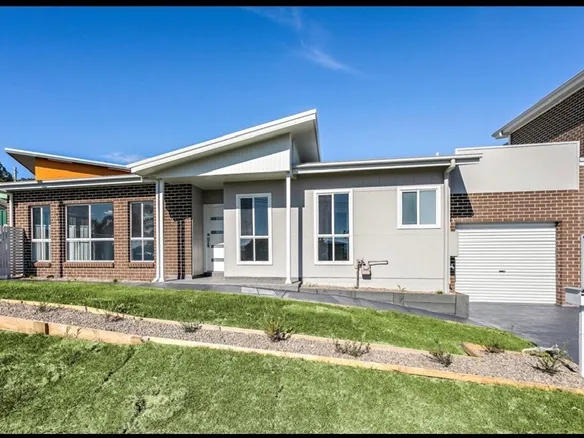 1 KINGSTON STREET, OAK FLATS