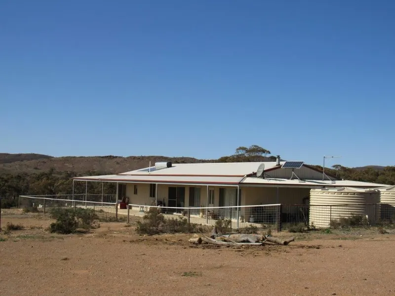 Grazing and Lifstyle 705 Acres - 284.9 HA