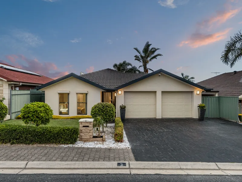 Refreshing Contemporary Residence on Spacious Garden Allotment