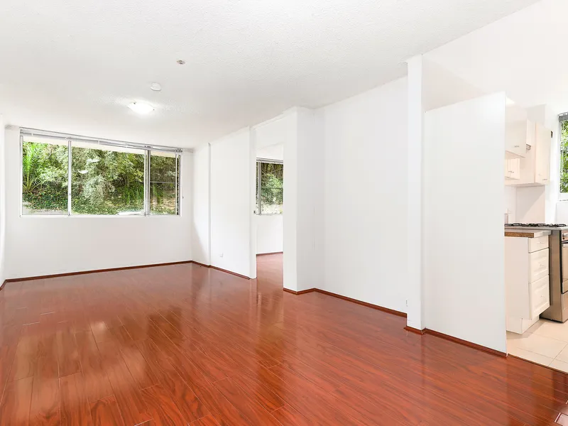 Renovated One Bedroom Apartment in Great Location