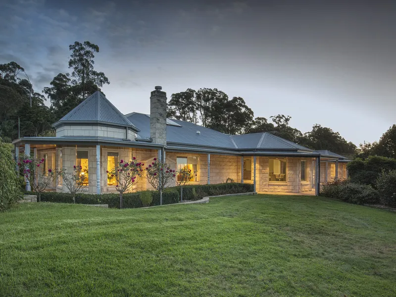 A CUSTOM BUILT MASTERPIECE ON 4000m2