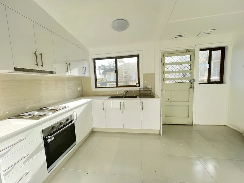 HOUSE + GRANNY FLAT = Two Family's