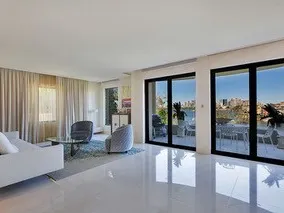 Prestigious waterfront duplex ready to move into 