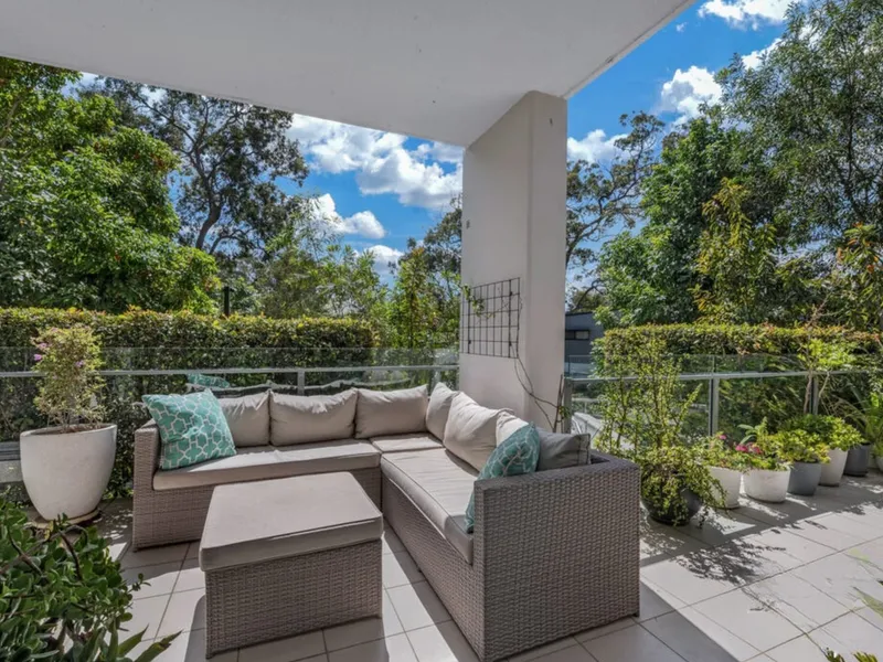 Relax this summer surrounded by the Bardon Bush!
