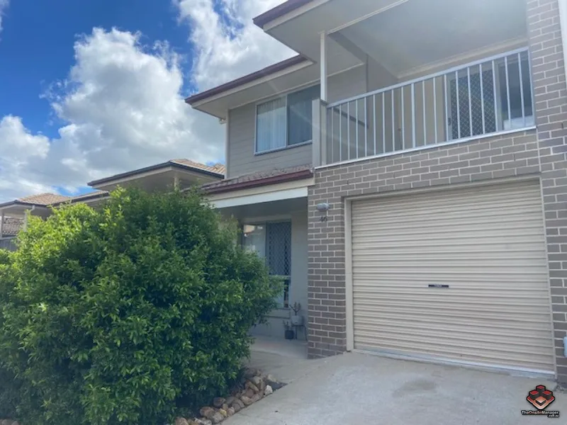 Vacant possession 3 bedroom townhouse close to everything