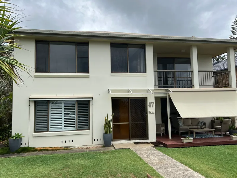 Three bedroom upstairs unit with Ocean Views