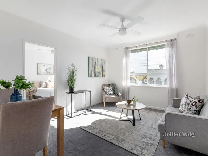 Stylish apartment with city views