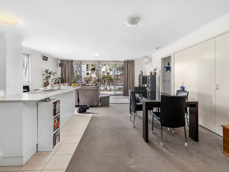 Single level, 3-bedroom apartment in central location partially furnished