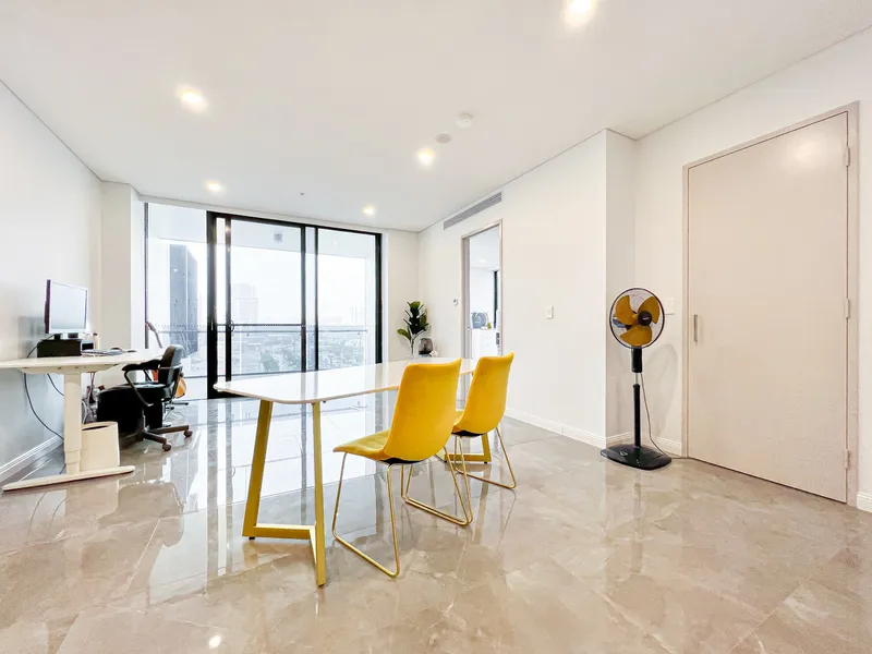 2 BEDROOMS NEARLY NEW APARTMENT IN MERITON