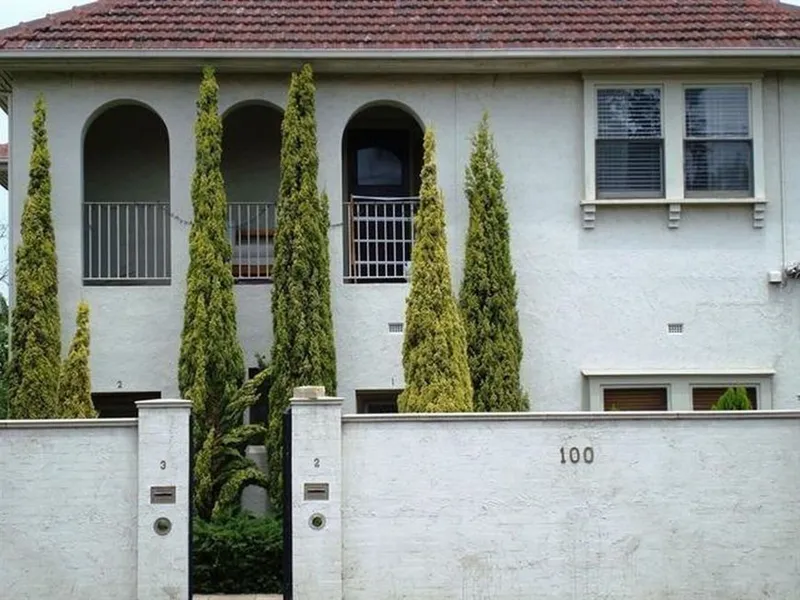 Fabulous Art Deco Ground Floor Garden Apartment