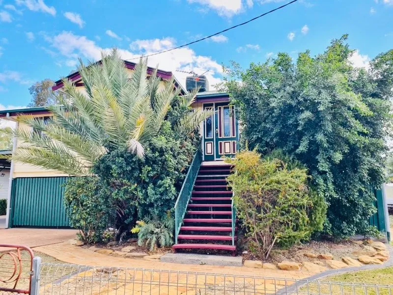 Beautiful Highset Queenslander Close to Town 