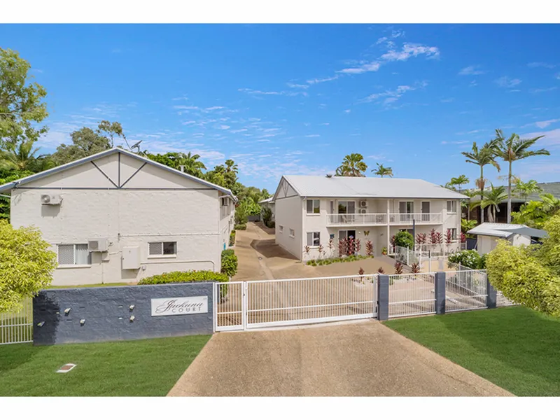 Huge, Neat & Super Tidy Townhouse!