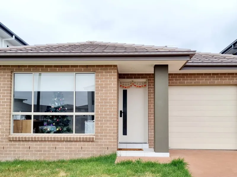 Modern 4 Bedroom House In Great Location