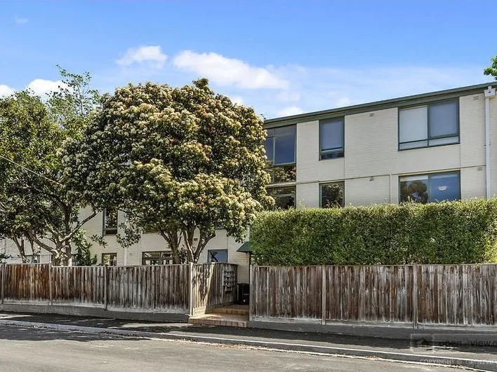 Low Maintenance Comfort with a Huge Courtyard!