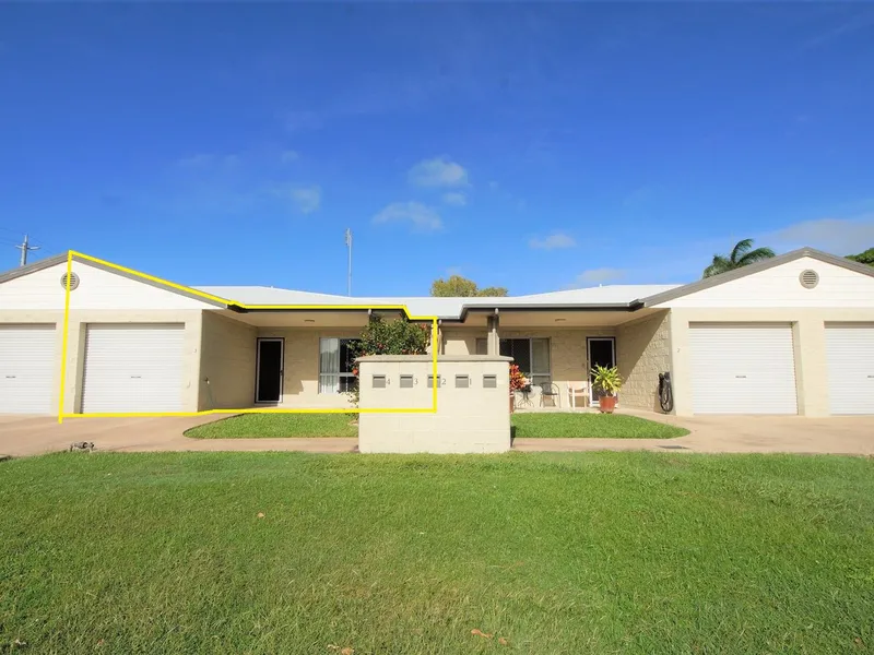 Ultra Modern Ayr Unit - Close to all Amenities
