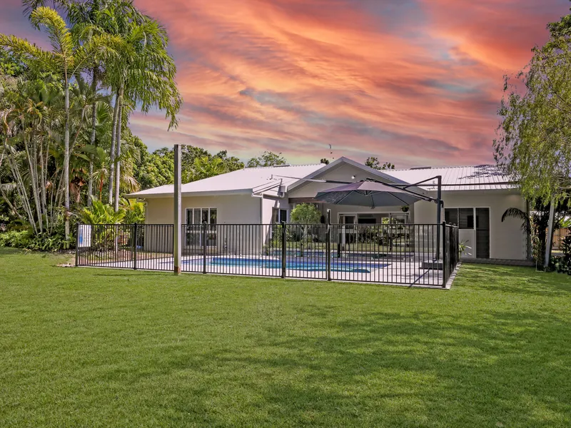Kewarra Beach - Acreage Haven - New to the Market!