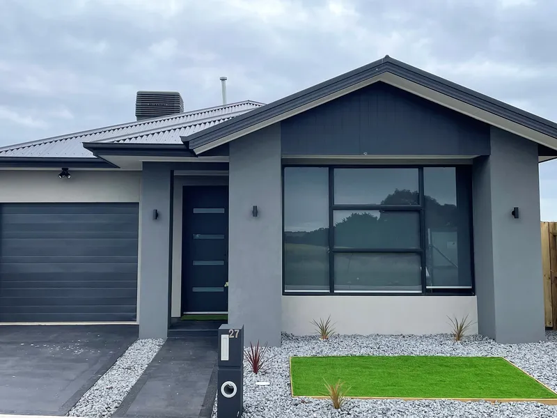 Brand new family 4 bedroom home in Truganina