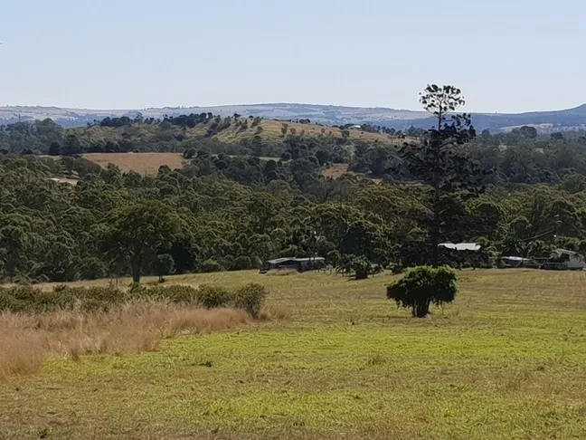 Cottage on 80 Acres Close to Town