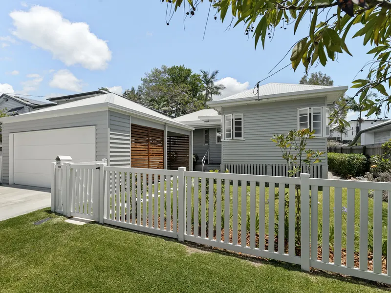 Picture Perfect 4 Bedroom home on 604m2!