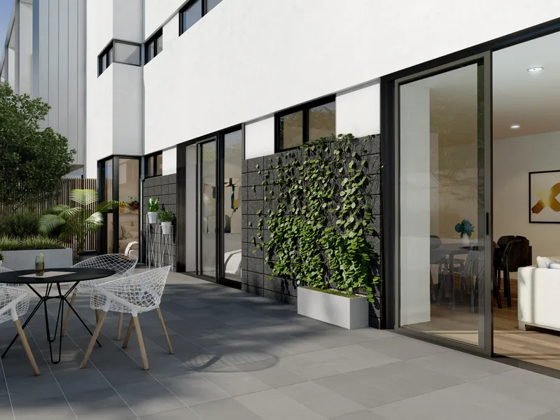 NORTH FACING - HUGE COURTYARD!