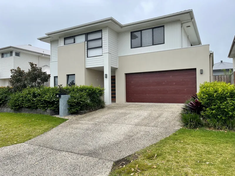 5 Bedroom furnished house in central location