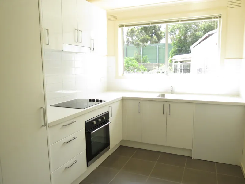 Newly Renovated 2 Bedroom Apartment!